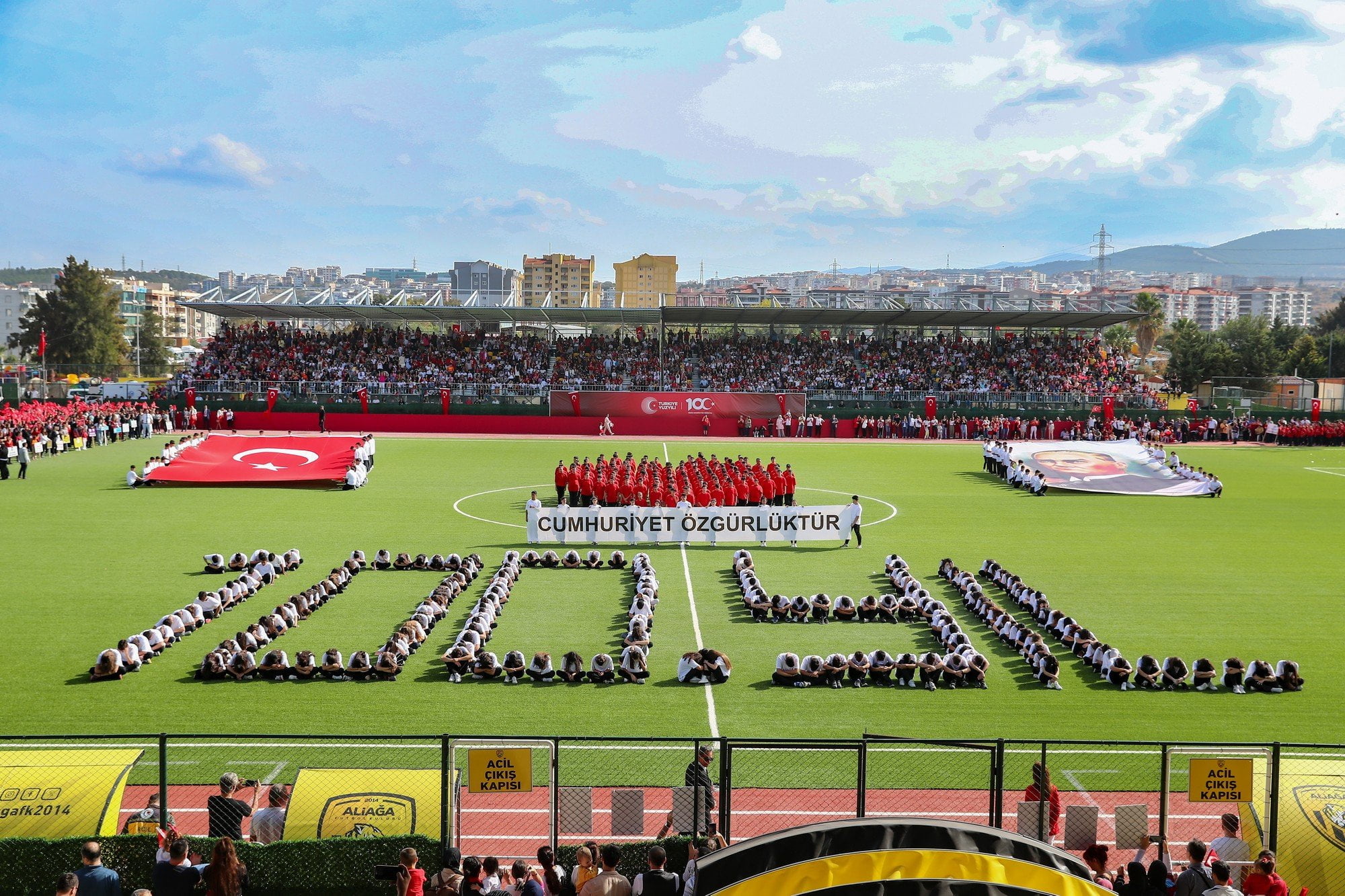 1 Aliağa Cumhuriyet İçin Atatürk Stadına Koştu